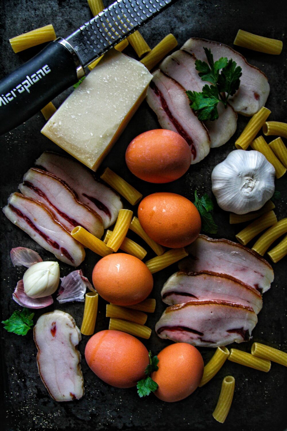 All the ingredients necessary to make a completely irresistible, creamy, rich and smoky pasta carbonara